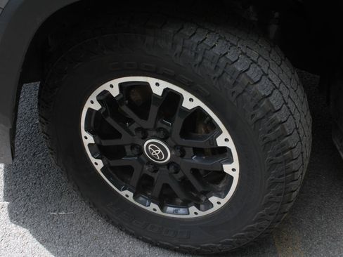 Used 2022 Toyota Tundra SR5 w/ TRD Off-Road Package AWD/4WD image 18