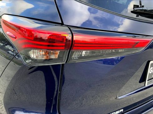 Used 2021 Toyota Highlander XSE image 28