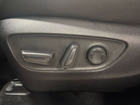 Used 2025 Toyota Grand Highlander LE image 24