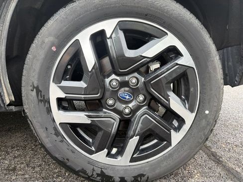 Used 2025 Subaru Forester Premium AWD/4WD image 23