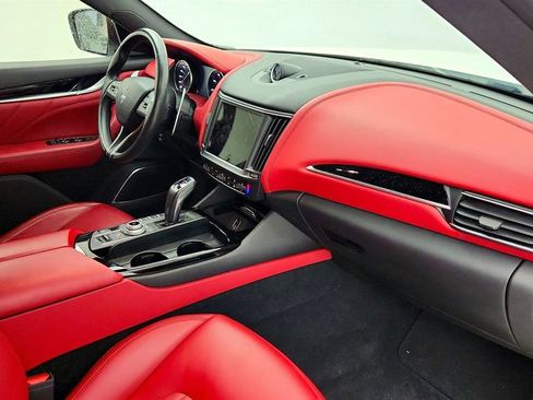 Used 2023 Maserati Levante GT image 26