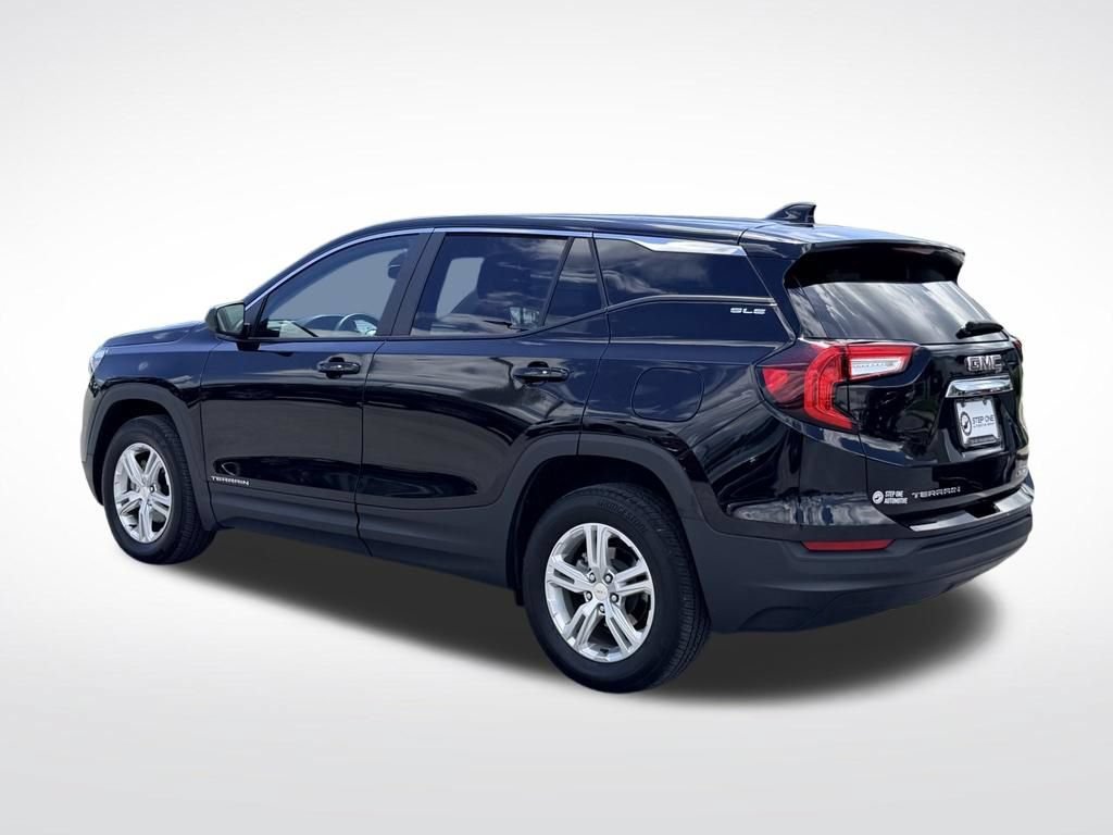 Used 2024 GMC Terrain SLE AWD/4WD image 4