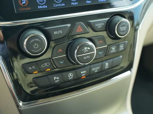 Used 2020 Jeep Grand Cherokee Limited RWD image 36
