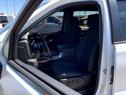 Used 2024 Chevrolet Silverado 1500 LT Trail Boss w/ Protection Package AWD/4WD image 8