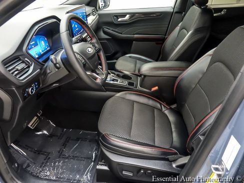 Used 2023 Ford Escape ST-Line Elite AWD/4WD image 9