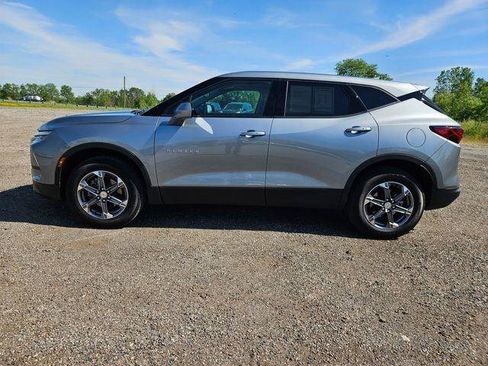 Used 2025 Chevrolet Blazer LT AWD/4WD image 4