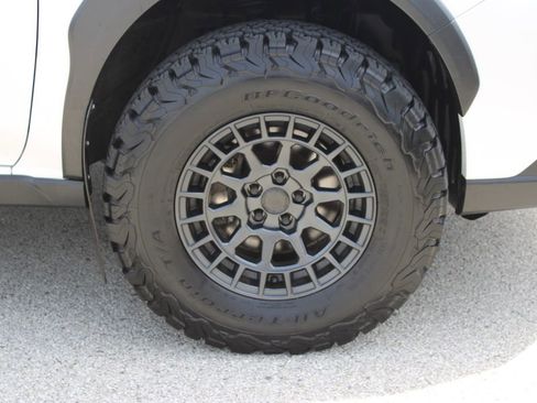 Used 2023 Subaru Crosstrek 2.0i Premium AWD/4WD image 30