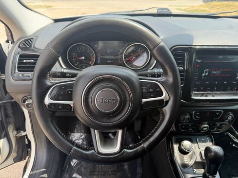 Used 2018 Jeep Compass Limited w/ Navigation Group AWD/4WD image 18
