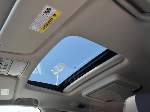 New 2026 Honda Odyssey Touring image 11