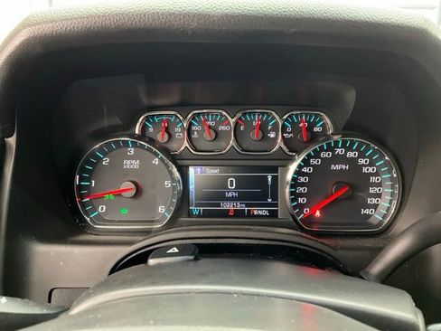 Used 2019 Chevrolet Suburban LT image 8