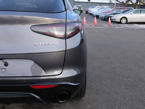 Used 2024 Alfa Romeo Stelvio Veloce image 46