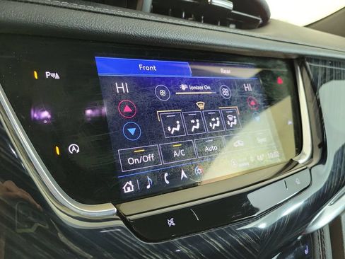 Certified 2024 Cadillac XT6 Premium Luxury FWD image 27