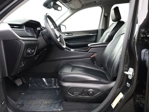 Used 2022 Jeep Grand Cherokee L Limited image 11