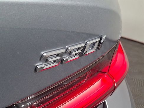 Used 2023 BMW 330i xDrive Sedan w/ Premium Package image 29