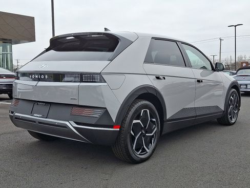 New 2024 Hyundai Ioniq 5 SEL image 4