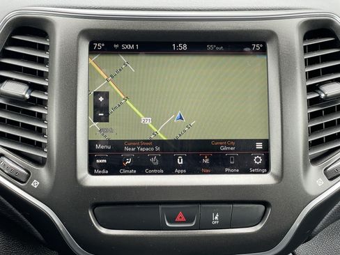 Used 2022 Jeep Cherokee Trailhawk w/ Sound & Nav Group AWD/4WD image 26