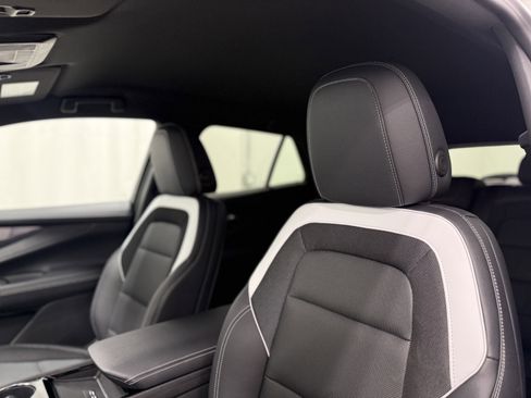 Used 2024 Chevrolet Blazer EV LT image 16