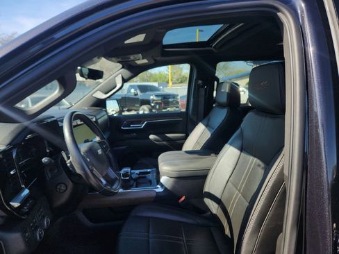 Used 2023 Chevrolet Silverado 1500 High Country w/ High Country Premium Package image 10