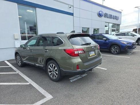 Used 2017 Subaru Outback 3.6R Touring AWD/4WD image 2