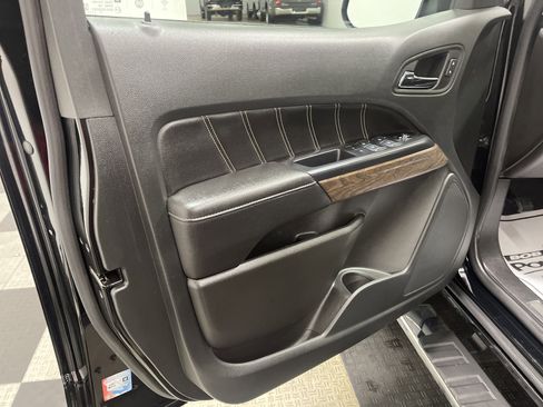 Used 2022 GMC Canyon Denali image 10