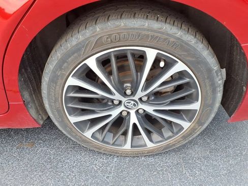 Used 2020 Toyota Camry SE FWD image 9