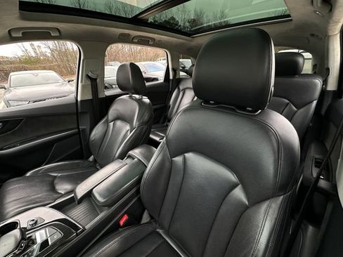 Used 2017 Audi Q7 3.0T Prestige image 10