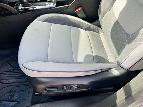 Used 2024 Chevrolet TrailBlazer LT w/ Convenience Package FWD image 18