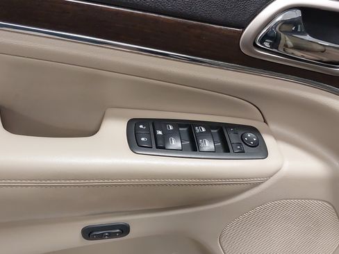 Used 2014 Jeep Grand Cherokee Limited AWD/4WD image 25