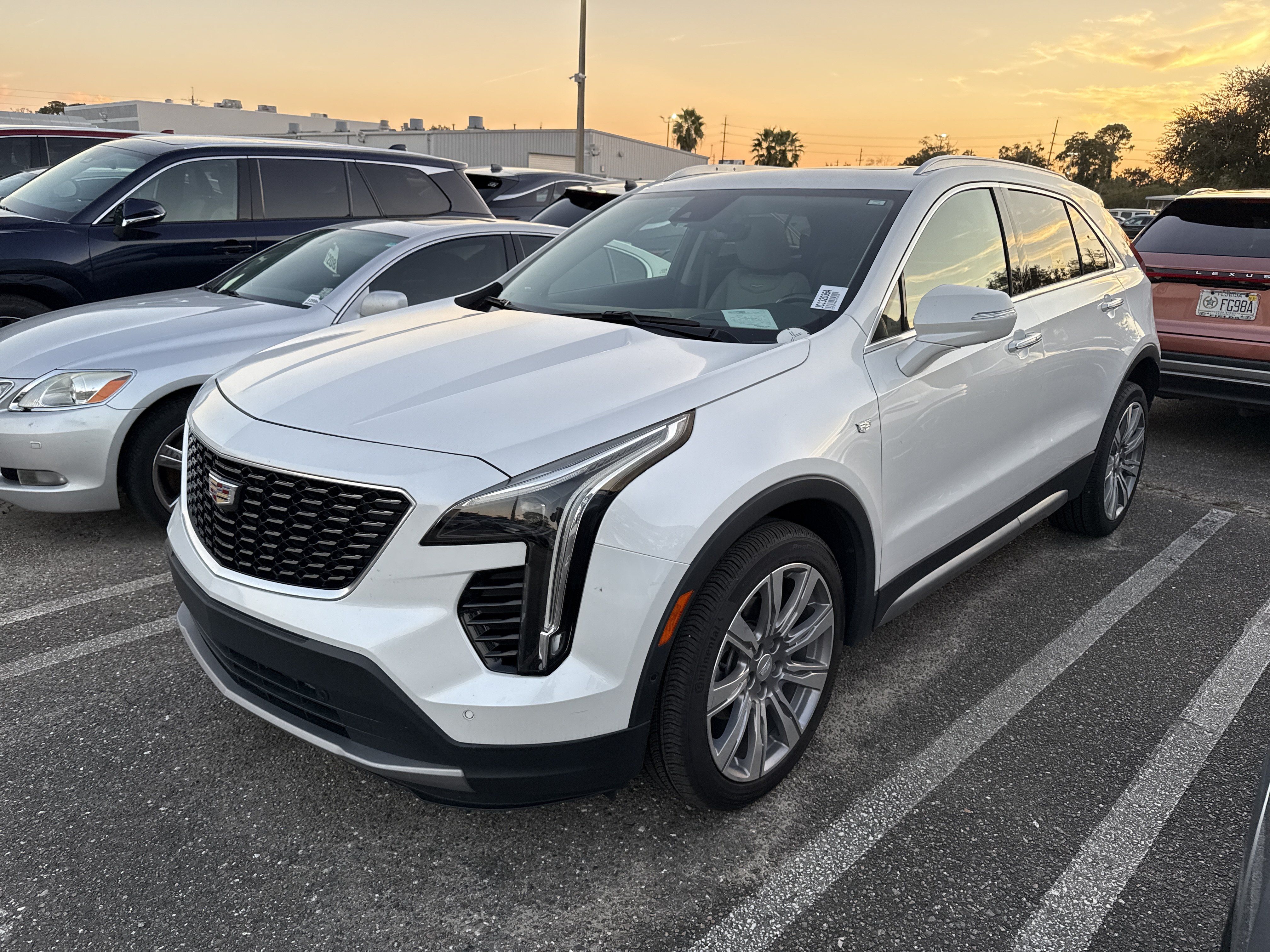Used 2020 Cadillac XT4 Premium Luxury FWD image 2