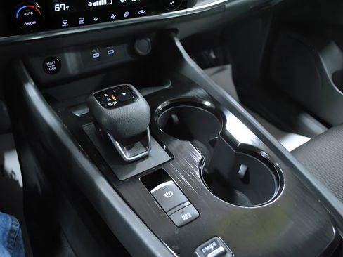 Used 2024 Nissan Rogue SV image 26