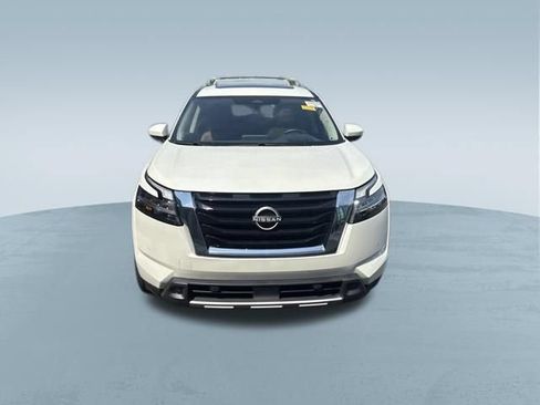 Used 2023 Nissan Pathfinder Platinum AWD/4WD image 10