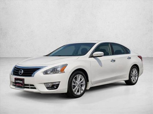 Used 2015 Nissan Altima 2.5 SV w/ Convenience Package FWD image 6