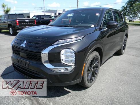 Used 2023 Mitsubishi Outlander SEL Black Edition AWD/4WD image 5