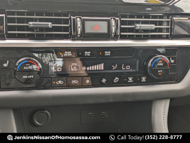 Used 2025 Nissan Pathfinder SV w/ SV Premium Package FWD image 42