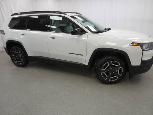 New 2026 Jeep Cherokee Laredo AWD/4WD image 9