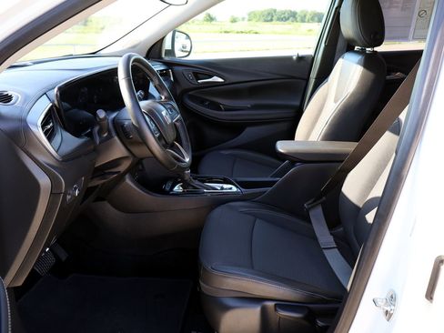 Used 2025 Buick Encore GX Preferred FWD image 15