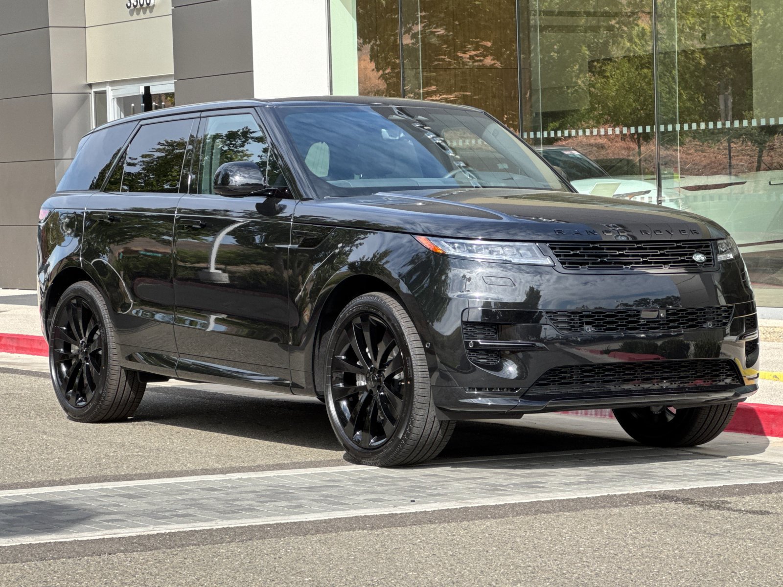 New 2026 Land Rover Range Rover Sport Dynamic SE AWD/4WD image 8