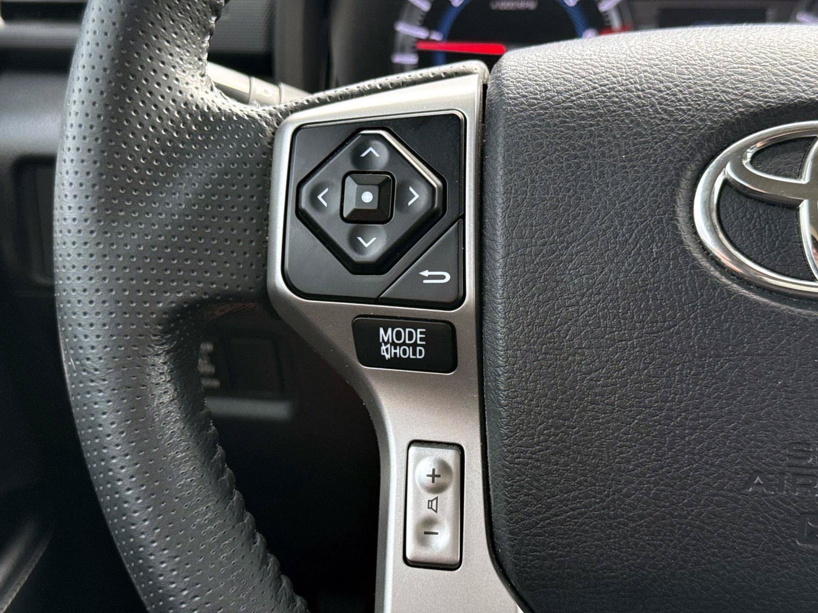 Used 2019 Toyota 4Runner SR5 AWD/4WD image 30