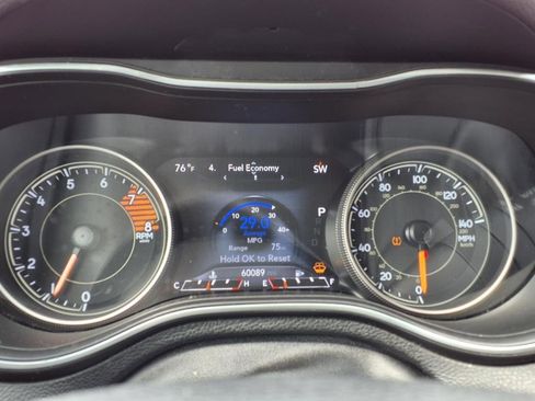 Used 2019 Jeep Cherokee Limited w/ Technology Group image 28