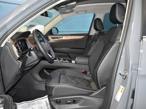 New 2026 Volkswagen Atlas SE image 6