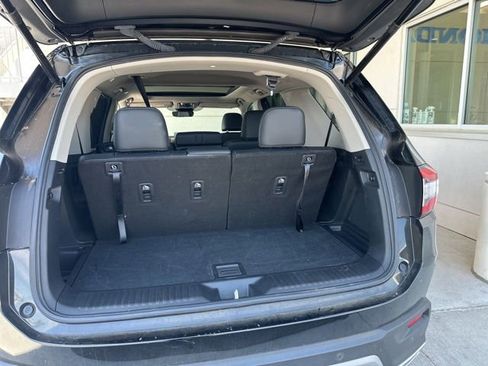 Certified 2024 Honda Pilot Touring image 3