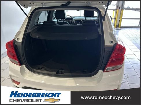 Certified 2022 Chevrolet Trax LT w/ LT Convenience Package image 10