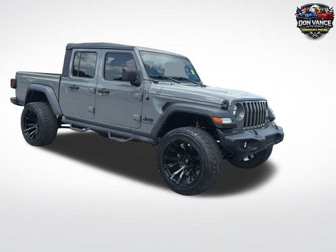 Used 2022 Jeep Gladiator Sport w/ Trailer Tow Package AWD/4WD image 7