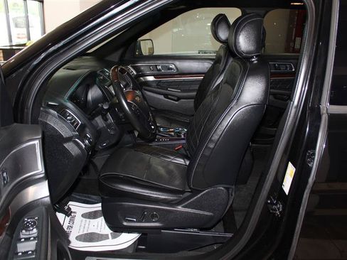 Used 2016 Ford Explorer Platinum AWD/4WD image 30
