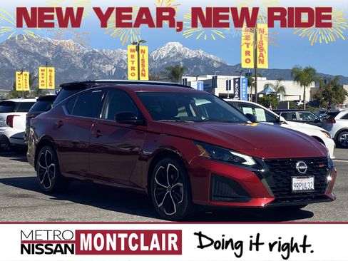 Used 2024 Nissan Altima 2.5 SR w/ SR Premium Package image 1