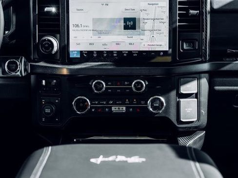 New 2026 Ford F250 Lariat w/ Black Appearance Package image 22