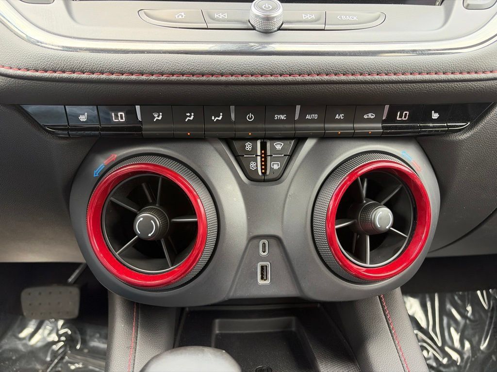 Used 2025 Chevrolet Blazer RS FWD image 13