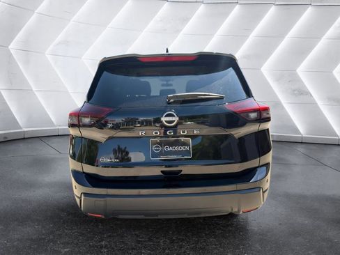 Used 2024 Nissan Rogue S FWD image 4