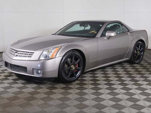 Used 2004 Cadillac XLR RWD image 7