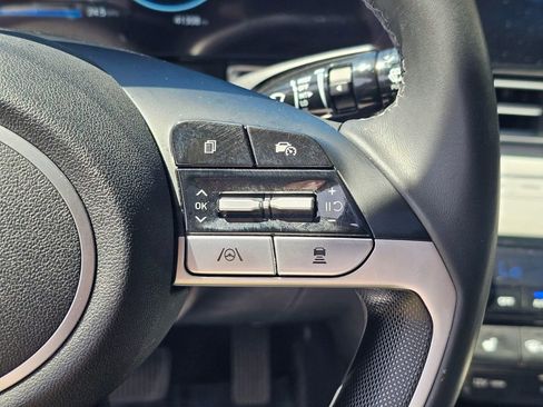 Used 2025 Hyundai Elantra Limited FWD image 61